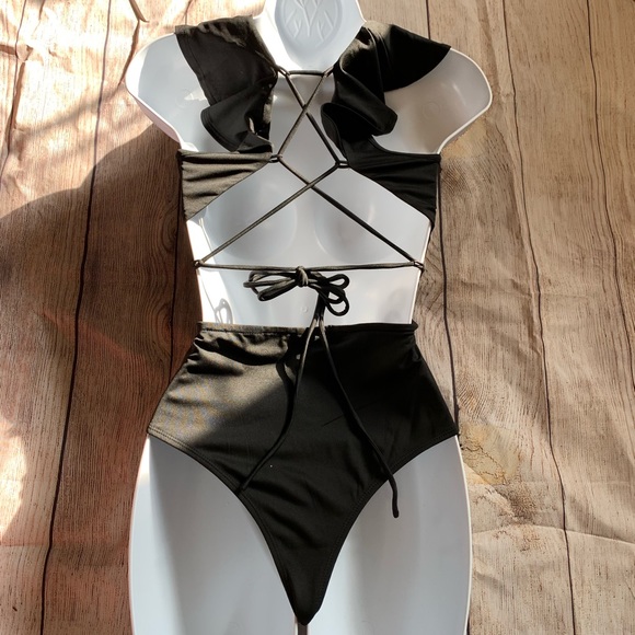 RUFFLED STRAPPY CROSSED BACK BODYSUIT - Picture 4 of 5